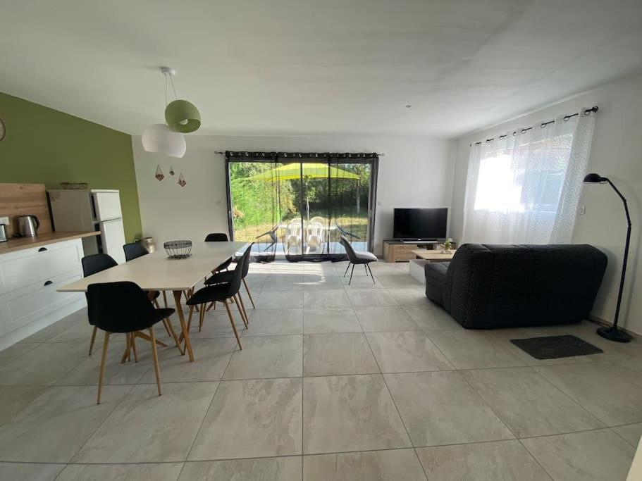 Au Moryllon Villa Lompnas Exteriör bild