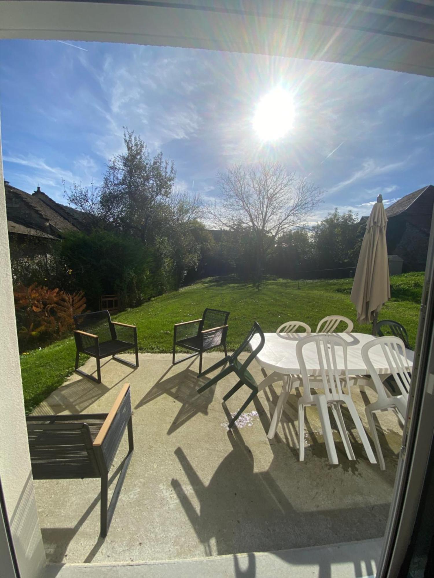 Au Moryllon Villa Lompnas Exteriör bild